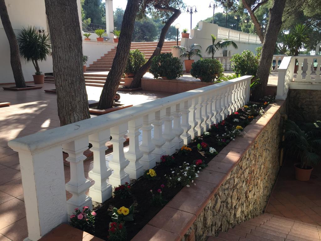 Eden Park Hotel Marina Di Pulsano Exterior photo